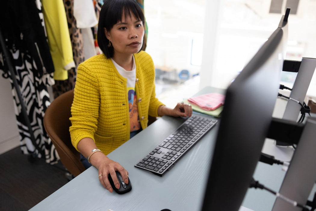 Безжична клавиатура HP 720 за множество устройства с презареждаем механизъм