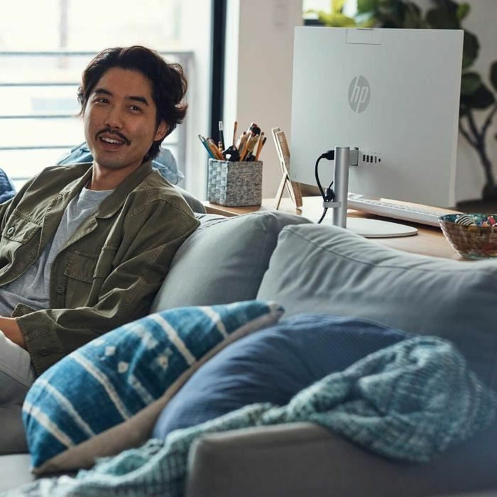 Всичко е едно HP CR0069NF 23,8" Intel Core i3-N300 8 GB RAM 512 GB SSD