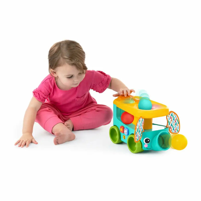 Играчка за дърпане Bright Starts Pop & Roll Safari Bus