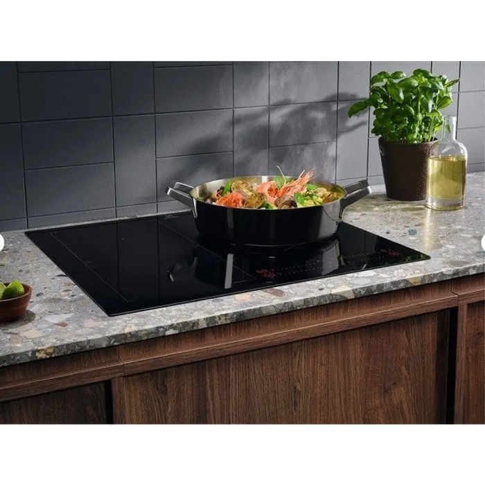 Индукционен плот ELECTROLUX CIS62450
