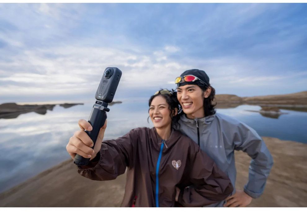 Екшън камера INSTA 360 X6 ESSENTIAL BUNDLE 42.0 MPx, WI-FI