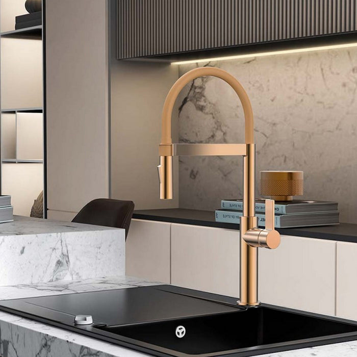 СМЕСИТЕЛ ЗА КУХНЯ С ИЗТЕГЛЯЩ СЕ ДУШ INTER CERAMIC РОЗОВО ЗЛАТО