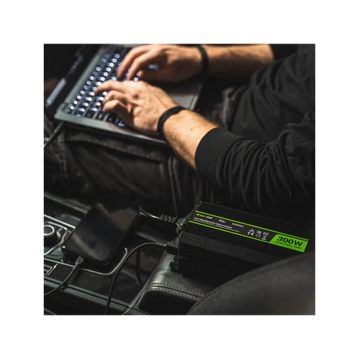 Инвертор GREEN CELL 12V 300W/600W Pure Sine Wave