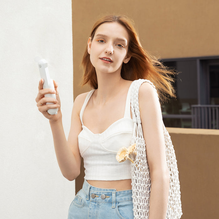 Jisulife Handheld Fan Life8 Мини преносим USB вентилатор с 2000mAh Преносима батерия Powerbank и фенерче - бял