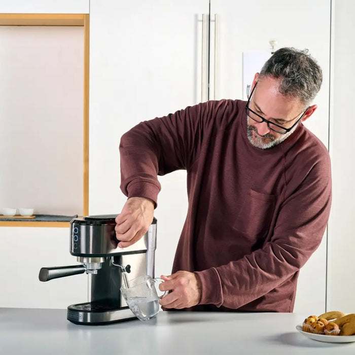 Кафемашина Black + Decker BXCO1350E на кочани