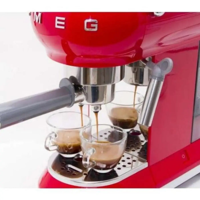Кафемашина SMEG ECF01RDEU