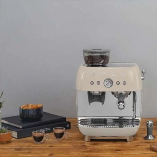 Кафемашина SMEG EGF03CREU 15 bar 1650 W Кремава