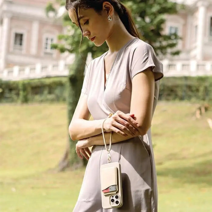 Каишка за телефон Uniq Coehl Laurel - черна