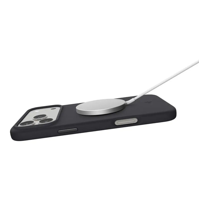 Калъф Spigen Silicone Fit MagSafe за iPhone 17 Pro - черен