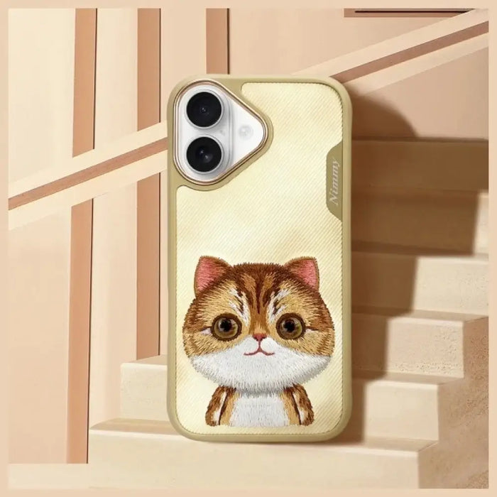 Калъф Nimmy Big Eyed Pet 2.0 Cat за iPhone 16 - зелен