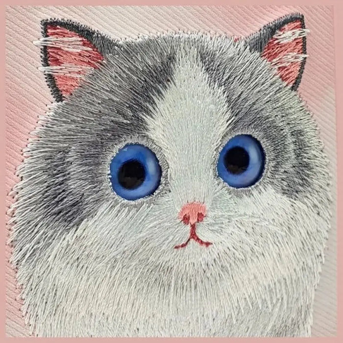 Калъф Nimmy Big Eyed Pet 2.0 Cat за iPhone 15 Pro Max