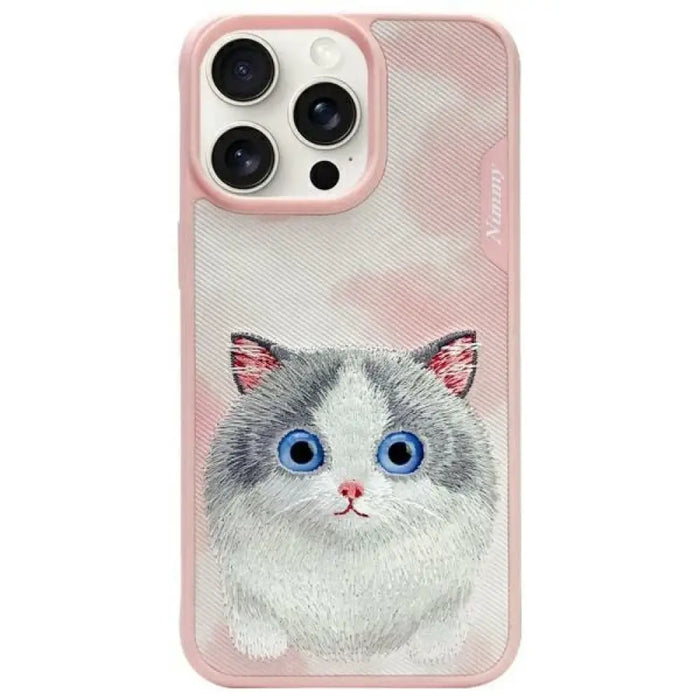 Калъф Nimmy Big Eyed Pet 2.0 Cat за iPhone 15 Pro Max