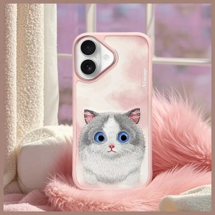 Калъф Nimmy Big Eyed Pet 2.0 Cat за iPhone 16 - розов