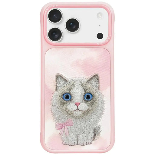 Калъф Nimmy Big Eyed Pet 2.0 Cat за iPhone 17 Pro Max