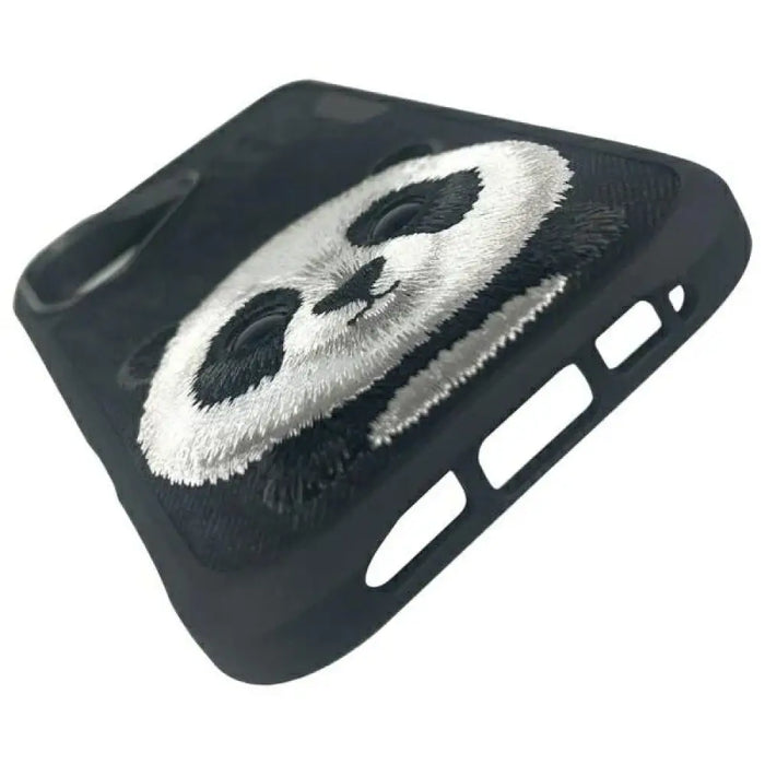 Калъф Nimmy Big Eyed Pet 2.0 Panda за iPhone 16 - черен