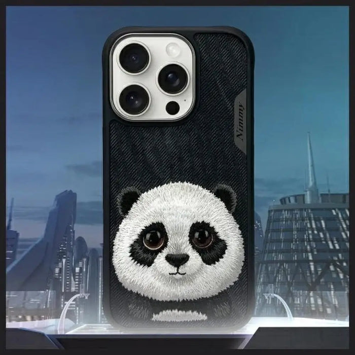 Калъф Nimmy Big Eyed Pet 2.0 Panda за iPhone 16 Pro - черен