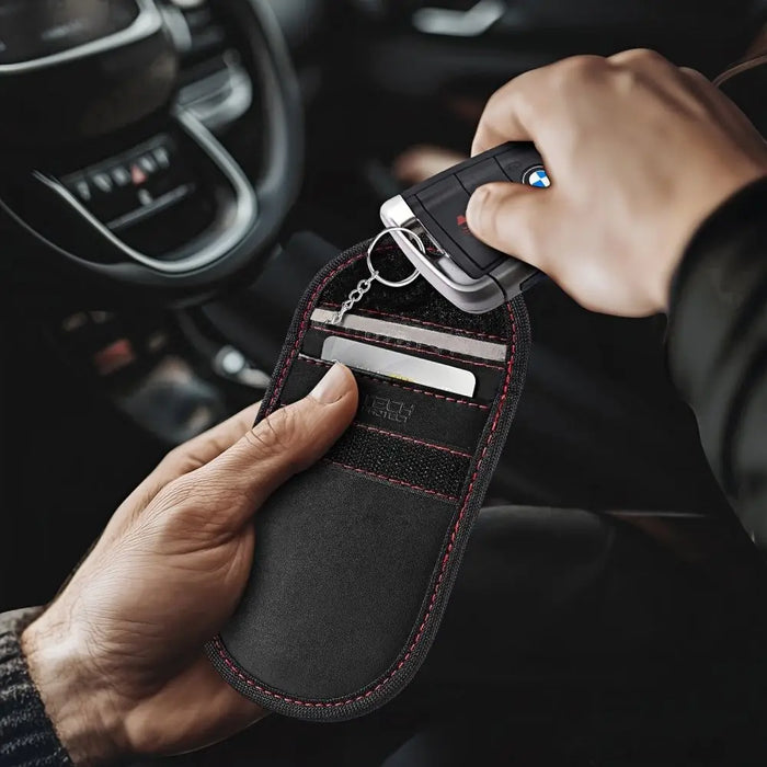 Калъф Tech-Protect KLR100 RFID - черен и червен