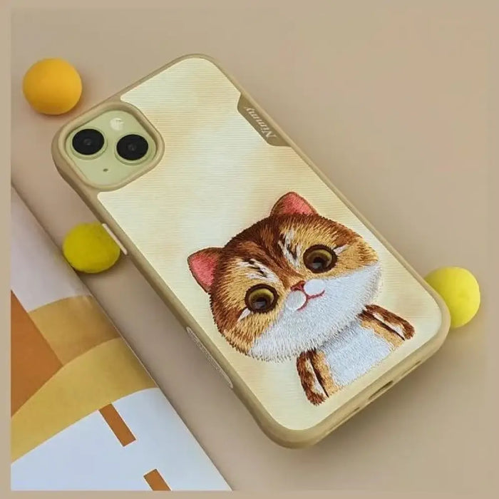 Калъф Nimmy Big Eyed Pet 2.0 Cat за iPhone 15 Pro Max