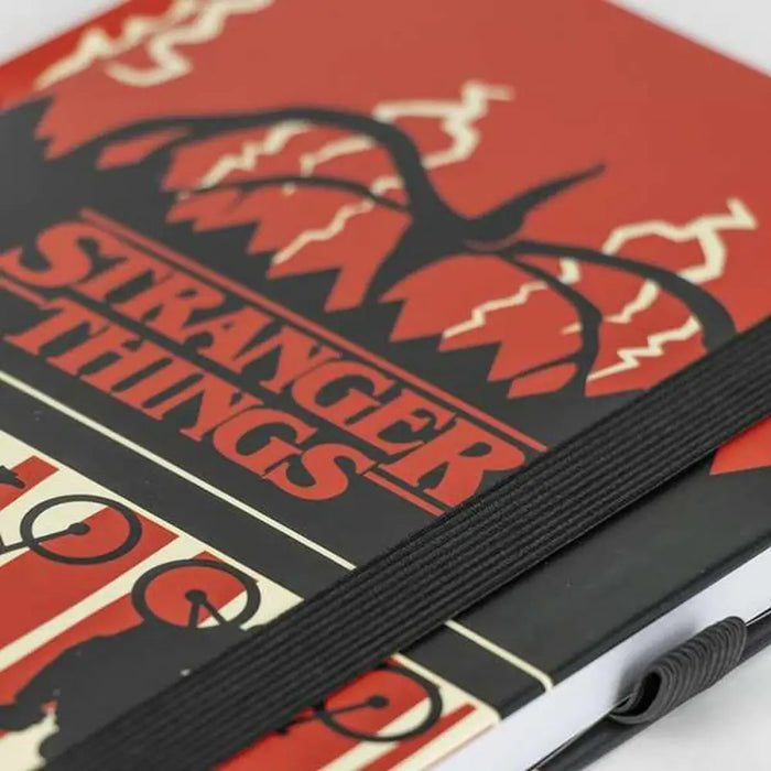 Канцеларски сет Stranger Things 390 g 2 Части