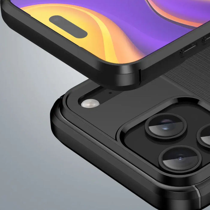 Карбонов кейс за iPhone 17 Pro Max - черен