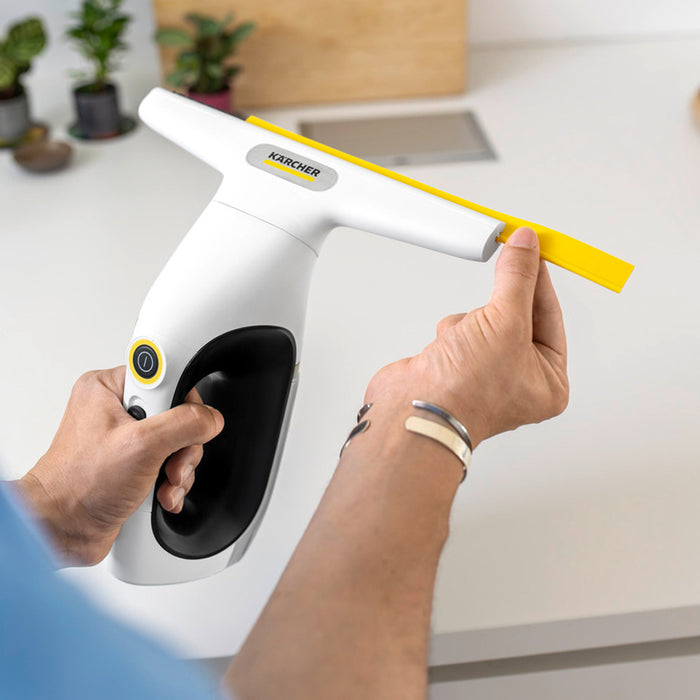 СТЪКЛОЧИСТАЧКА KARCHER WV 2 UNI PREC