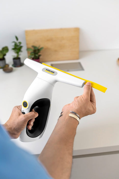 Препарат за почистване на прозорци KARCHER WV 2 Universal Care 0.12 л (1.633-671.0) Черен, Жълт