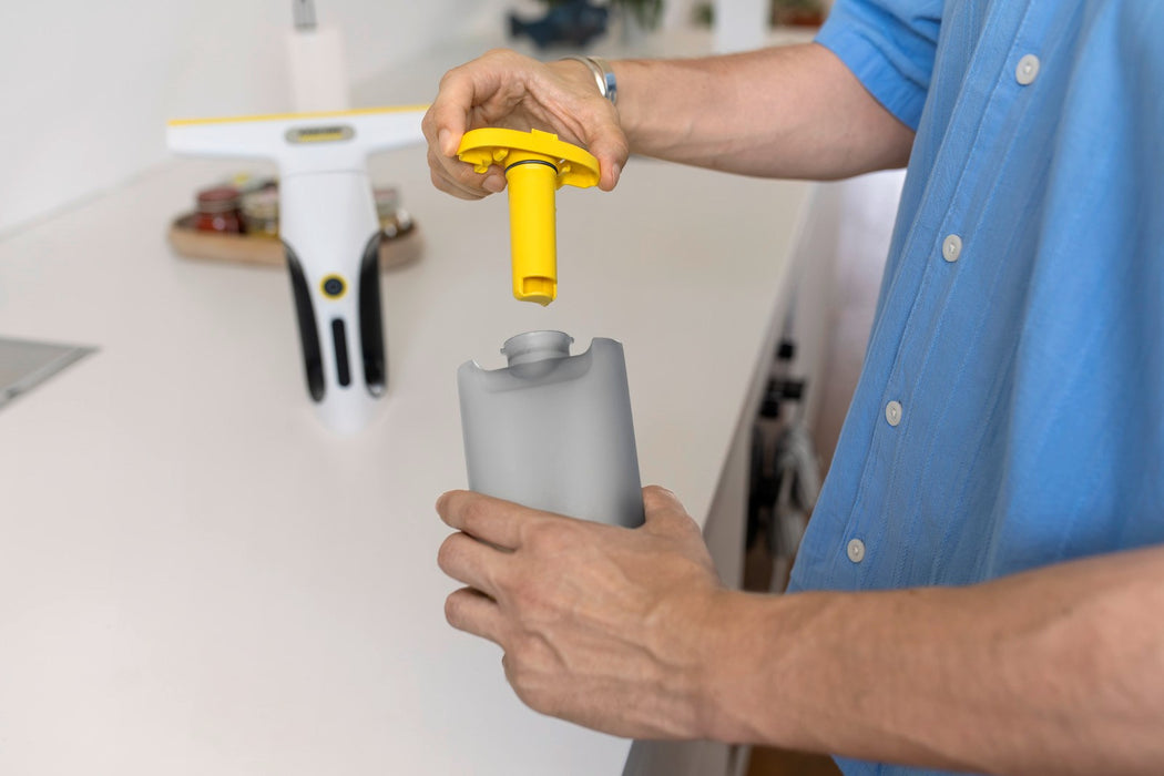 Препарат за почистване на прозорци KARCHER WV 2 Universal Care 0.12 л (1.633-671.0) Черен, Жълт