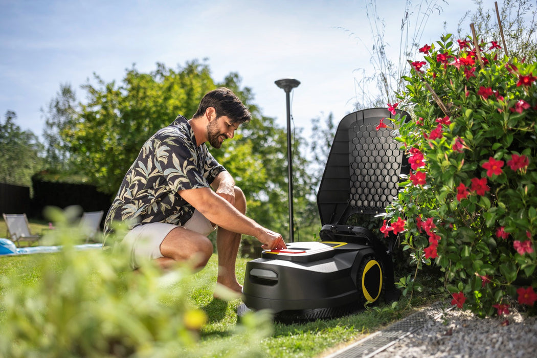 Гараж за роботизирана косачка за трева KARCHER RCX (2.269-703.0) Черен