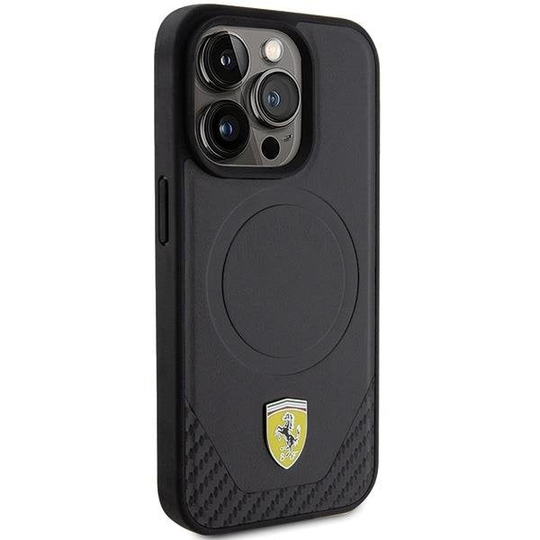 Кейс Ferrari Carbon Metal Logo за iPhone 15 Pro съвместим