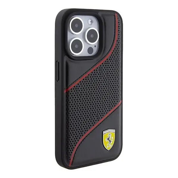 Кейс Ferrari Perforated Waves Metal Logo за iPhone 15