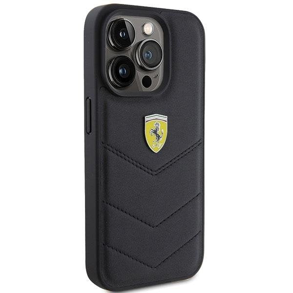 Кейс Ferrari Quilted Metal Logo за iPhone 15 Pro черен