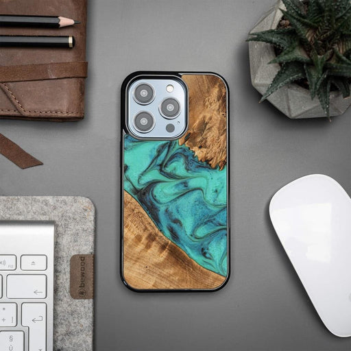 Кейс от дърво и смола Bewood Unique Turquoise за iPhone 15