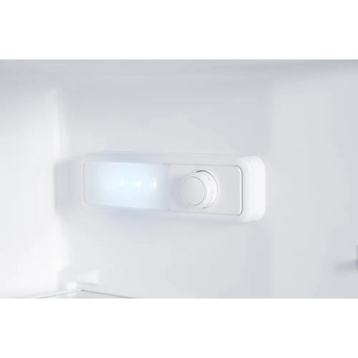 Хладилник с горна камера Tesla RD2101EH