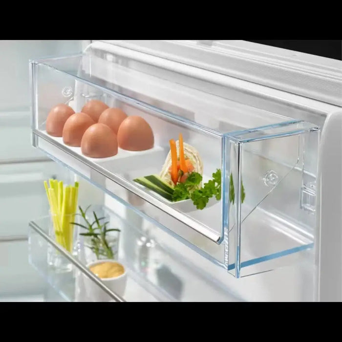 Хладилник-фризер ELECTROLUX ENC8MD18S