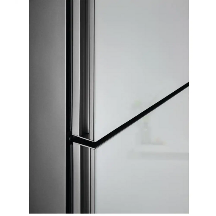 Хладилник-фризер ELECTROLUX LNT7ME36G2