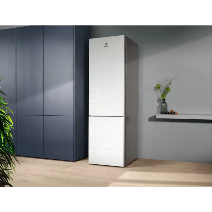 Хладилник-фризер ELECTROLUX LNT7ME36G2