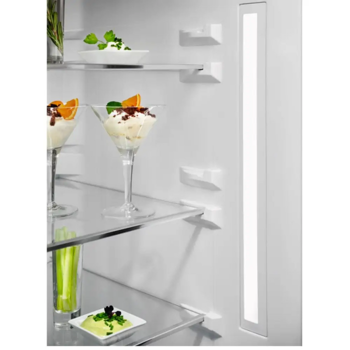 Хладилник-фризер ELECTROLUX LNT7ME36G2