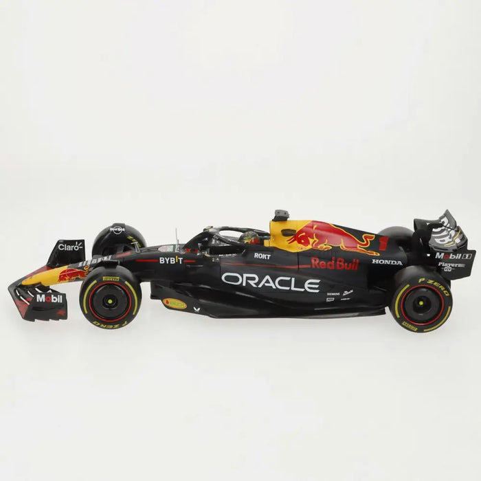 Кола Bburago F1 Race Oracle Red Bull Racing RB19 1:18