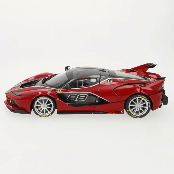 Кола Bburago Ferrari FXX K #88 1:18