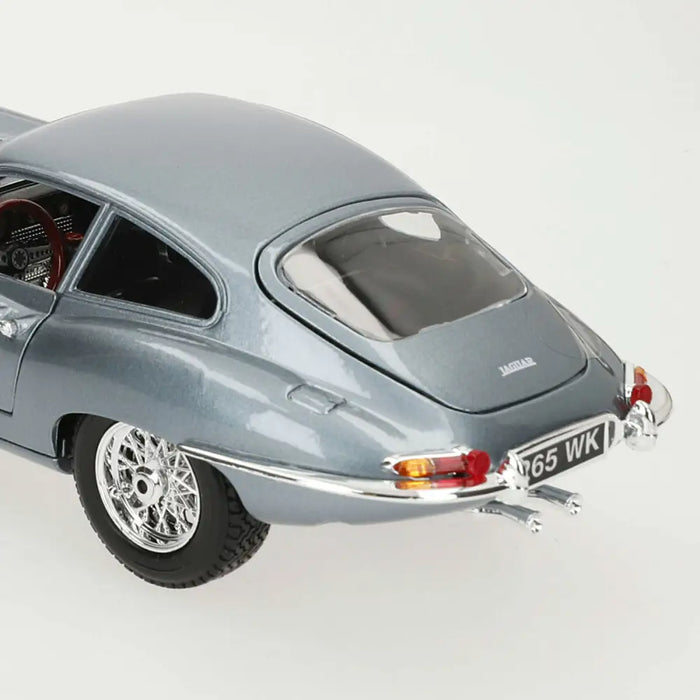 Кола Bburago GT-Jaguar ’E’ Coupe (1961) 1:18