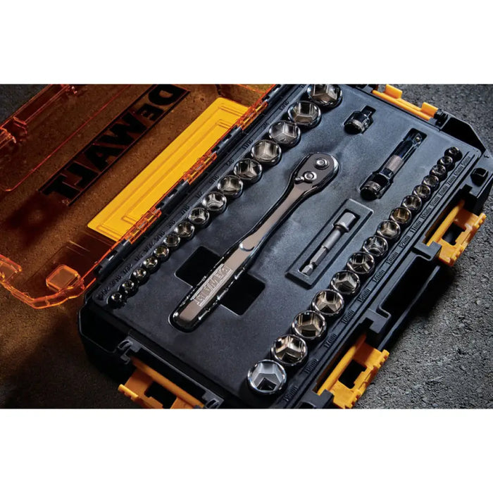 КОМПЛЕКТ ТРЕСЧОТКА С ВЛОЖКИ 34 ЧАСТИ DEWALT DWMT45034-0