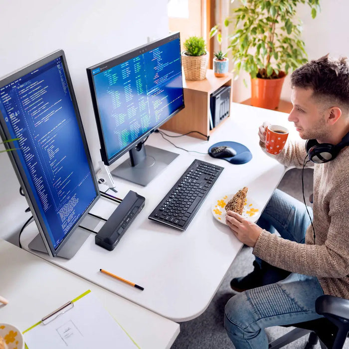 KVM превключвател ATEN CM1942 2-портов USB HDMI DisplayPort