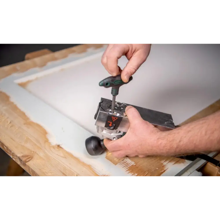 ЛАКФРЕЗА 850W METABO