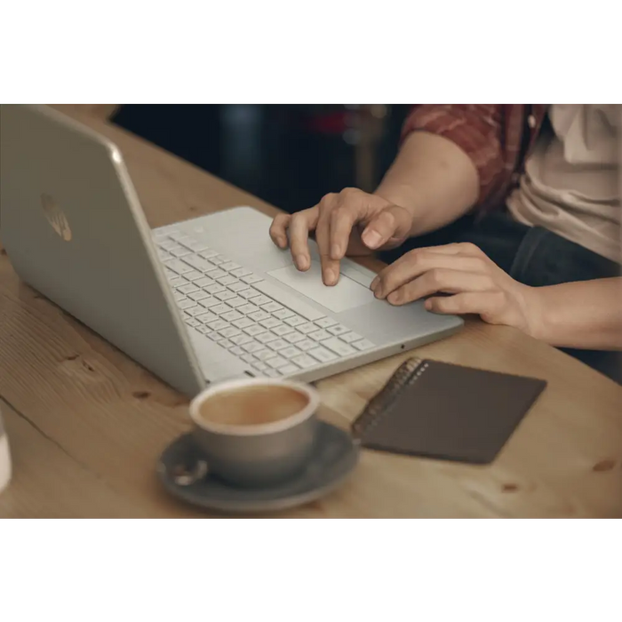 Лаптоп HP 15s-eq2289nw AMD Ryzen™ 3 5300U 39,6 cm (15,6’’)