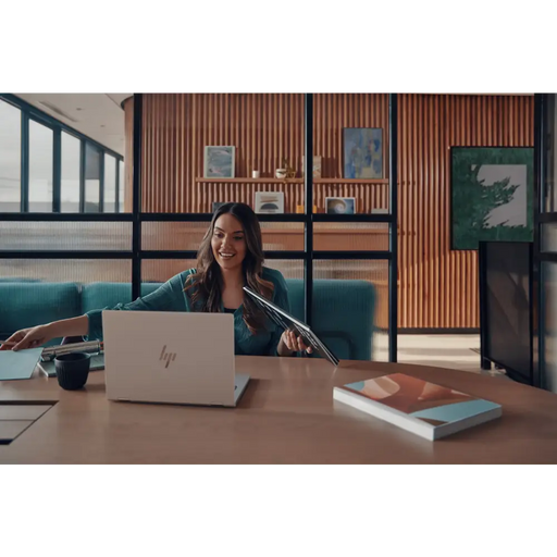 Лаптоп HP EliteBook 1040 G11 Intel Core Ultra 7 165H 35,6