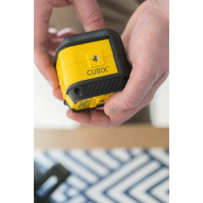 Лазер с червен лъч Stanley Cubix Cross Line