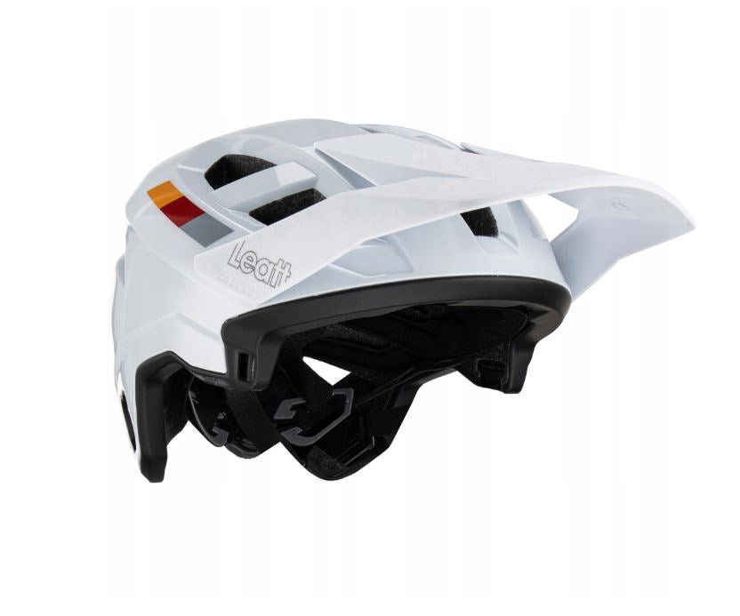 Велосипедна каска LEATT MTB Enduro 2.0 V23 с подвижен предпазител за брадичката, размер L (59–63 см), бяла