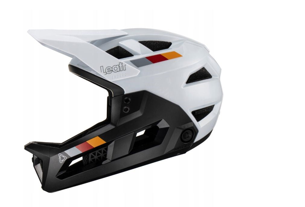 Велосипедна каска LEATT MTB Enduro 2.0 V23 с подвижен предпазител за брадичката, размер L (59–63 см), бяла