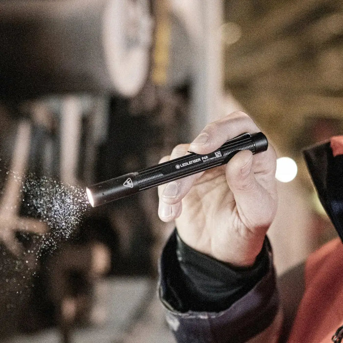LED фенер Ledlenser P2R Black Pen