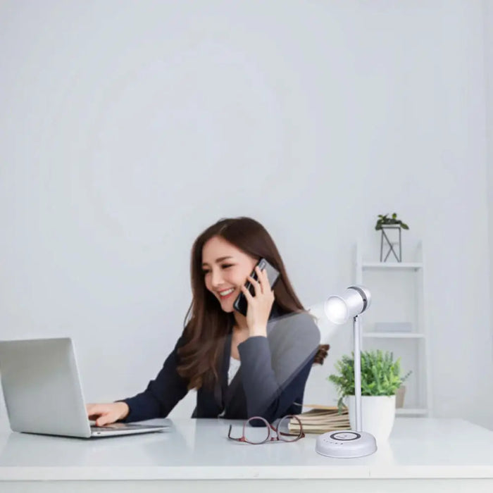 LED лампа с Колона и Безжично Зарядно Grundig Бял 15 W 76